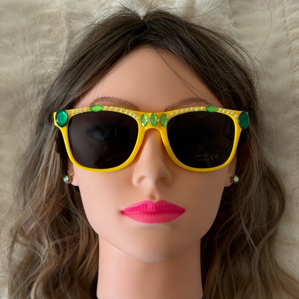 Sunglasses Designed - Picture 4 of 5